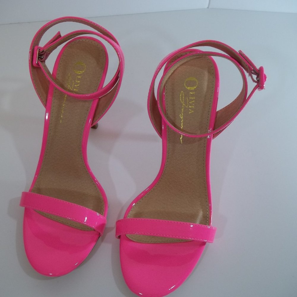 Olivia Ferragamo size 6 1/2 Like new